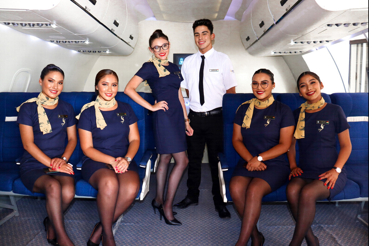 Estudiantes de Tripulantes de Cabina en Mock-Up de 737